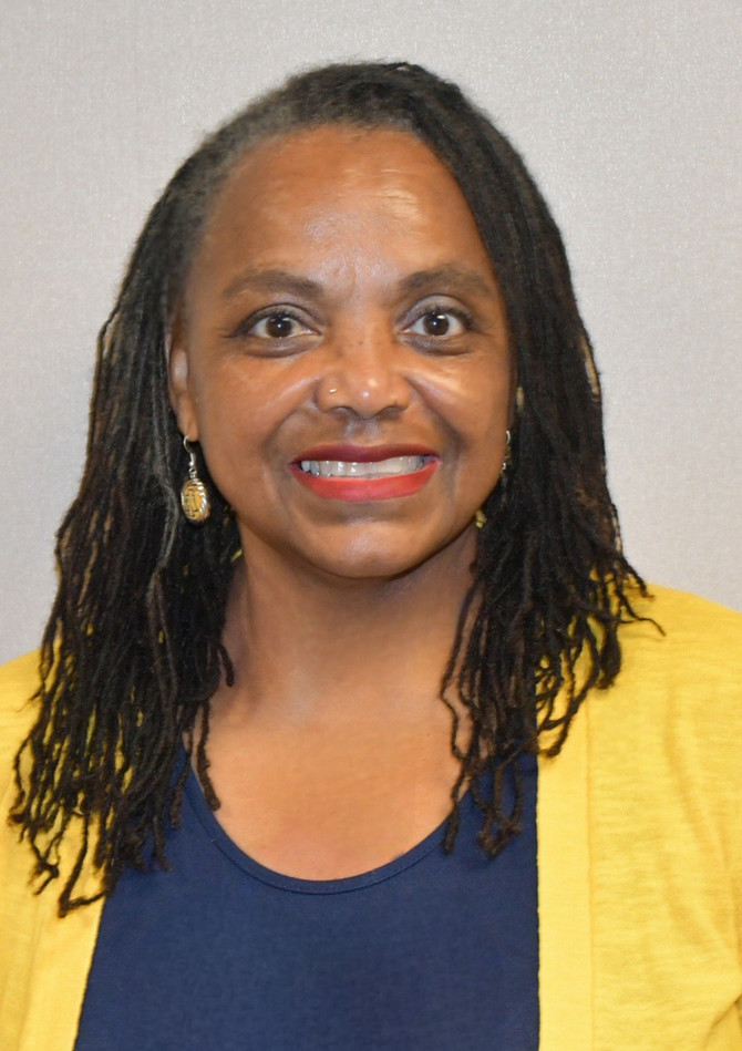 Connie Miller Headshot