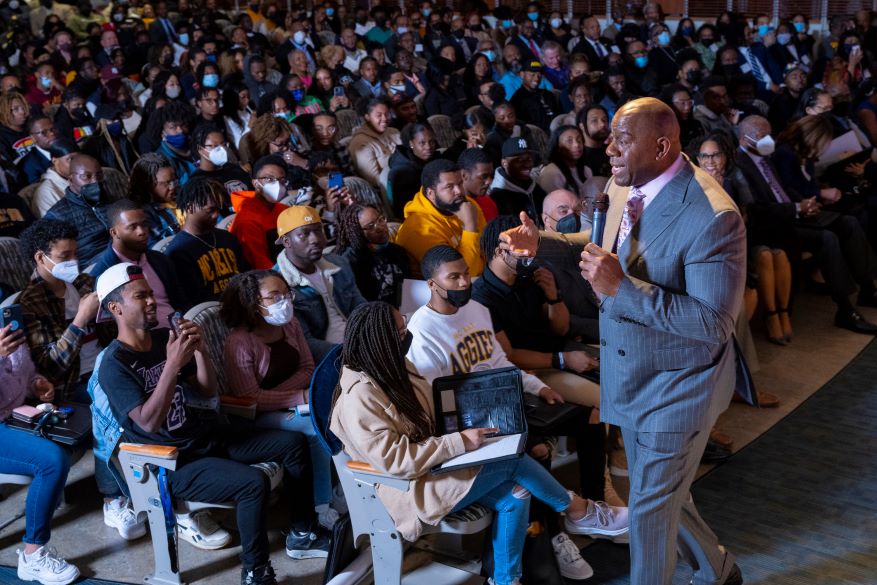 Business Leaders Interact with MBA Students