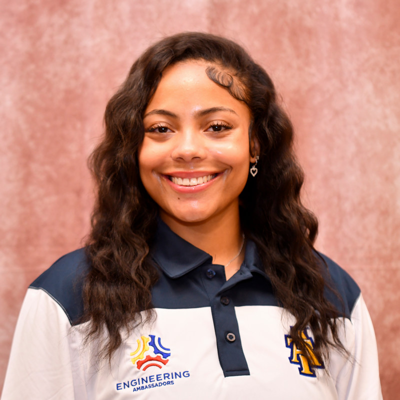 headshot of Destiny Ogar